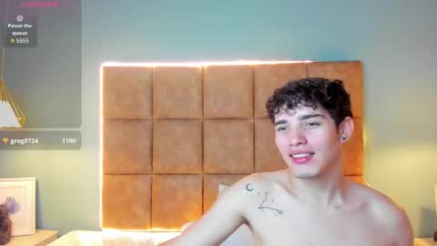 ALejoo Saenz online show from November 11, 3:31 am