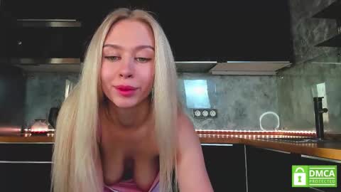 Snapshot of aleksa_cutie chatting on October 25, 9:52 am Next stream - 2 dec -  online show from October 25, 9:52 am