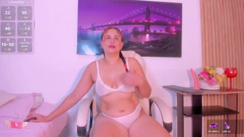 alennax online show from February 24, 12:08 pm