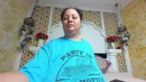 alesha_arabian_ online show from December 16, 5:36 am