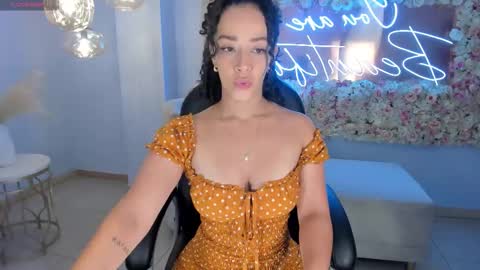 ALESSA ROMERO  online show from November 4, 7:37 pm