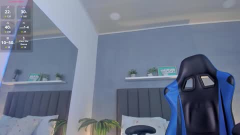 A L E S S I A online show from March 2, 7:42 pm