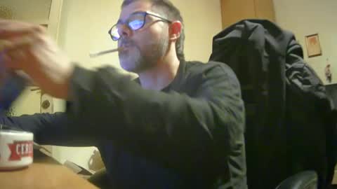 Snapshot of alex81pv1981 chatting on February 16, 6:54 pm alex81pv1981 online show from February 16, 6:54 pm