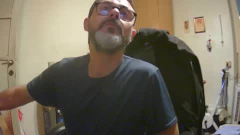 Snapshot of alex81pv1981 chatting on December 2, 8:06 pm alex81pv1981 online show from December 2, 8:06 pm