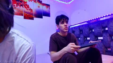 sneider online show from February 17, 4:22 am