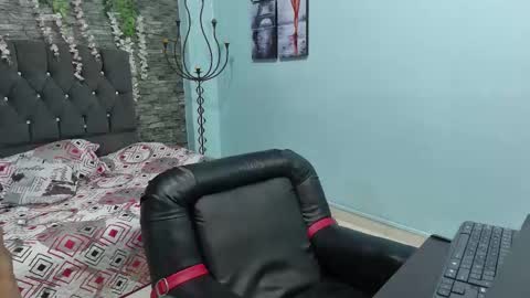 Snapshot of alex_and_rose___ chatting on September 15, 2:07 pm ALEX AND ROSE online show from September 15, 2:07 pm