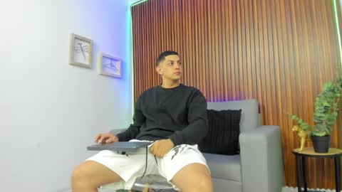 alex online show from March 31, 11:54 am