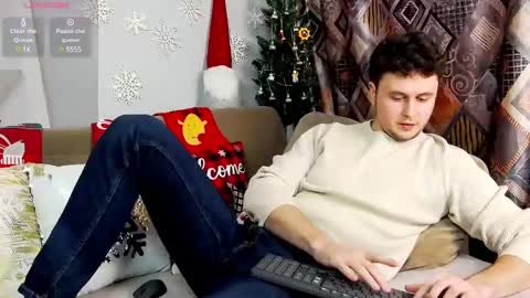 Snapshot of alex_onelove chatting on December 14, 3:47 pm Alex online show from December 14, 3:47 pm