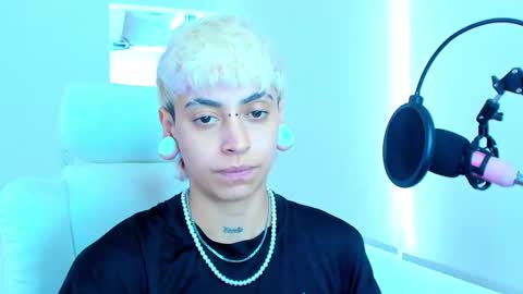 Residente0xxx online show from November 19, 6:07 pm