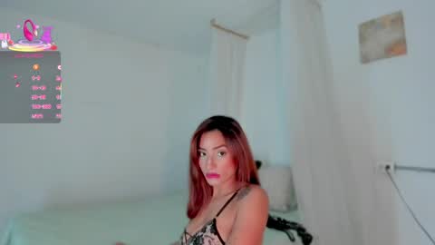 Alexandra Castillo online show from April 17, 5:32 am