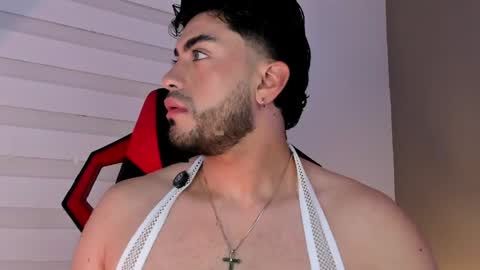 Alexander Diaz online show from April 7, 1:24 pm