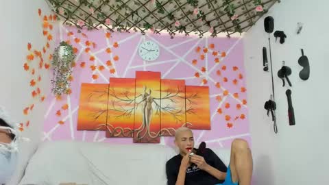 chicos hot online show from March 10, 7:50 pm