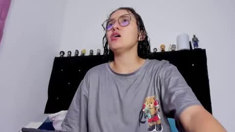 alexandra clauss online show from April 13, 12:15 am