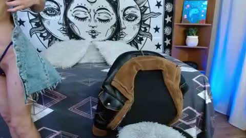 alexandra_jonas online show from June 20, 5:46 am