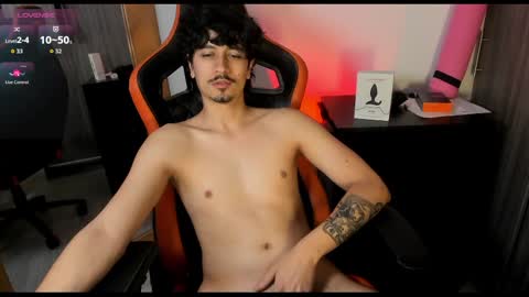 alexfloreszzz online show from November 9, 1:58 pm