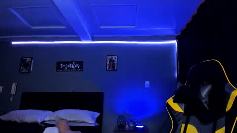 alexgiraldo__ online show from October 7, 11:17 am