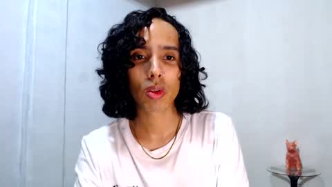 Alexis online show from April 8, 1:47 pm