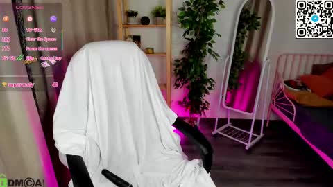 Alexis   Mon Tue Wed Thu Fri 7 GMT 0100am-0700am  online show from February 12, 12:03 am