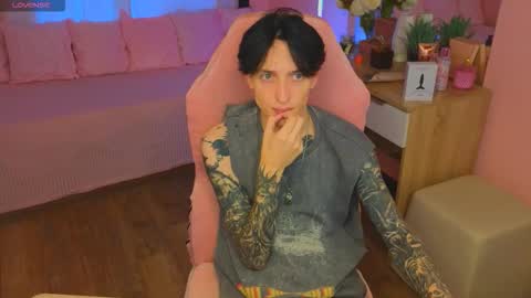 Snapshot of alexxone_ chatting on September 18, 12:20 pm Alex online show from September 18, 12:20 pm