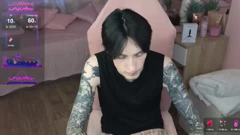 Snapshot of alexxone_ chatting on September 19, 12:31 pm Alex online show from September 19, 12:31 pm