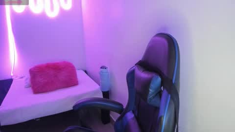     online show from November 27, 5:59 am