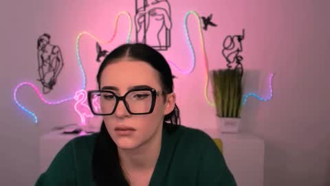 alia skay online show from December 16, 10:32 am