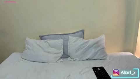 Manuela online show from March 15, 3:26 pm