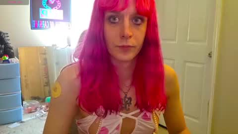 Alice Hatchette online show from July 16, 7:17 pm
