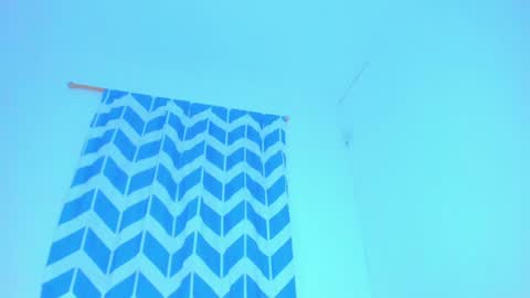 Snapshot of alice_lacroux chatting on January 31, 8:01 am Alice online show from January 31, 8:01 am