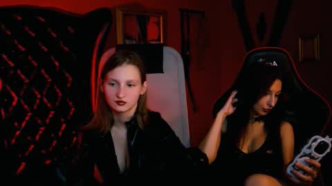 Snapshot of alice_lice chatting on October 23, 4:41 pm alice_lice online show from October 23, 4:41 pm