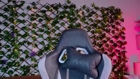 alice_rous21 online show from January 19, 1:43 pm
