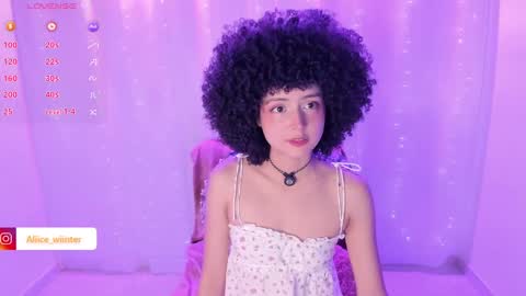 Snapshot of alice_wiinter chatting on February 22, 9:15 pm Alice online show from February 22, 9:15 pm