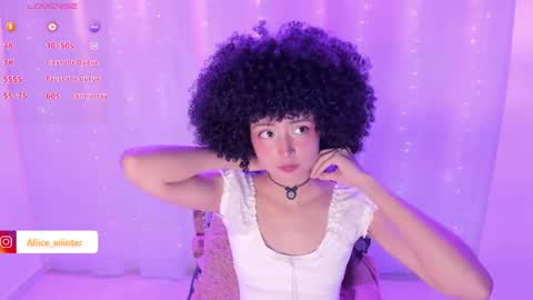 Snapshot of alice_wiinter chatting on February 23, 9:05 pm Alice online show from February 23, 9:05 pm