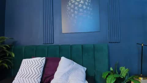 Alice online show from April 16, 12:05 pm