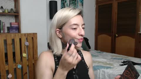 alicee_logan_ online show from May 16, 3:14 am