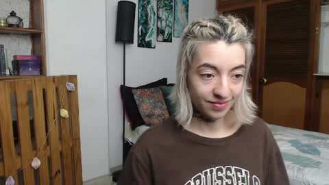 alicee_logan_ online show from April 2, 1:57 am