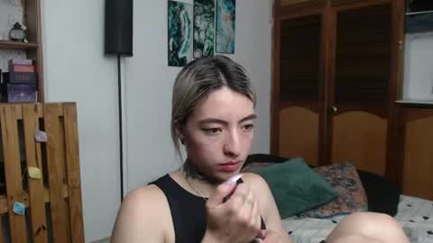 alicee_logan_ online show from June 13, 1:49 am
