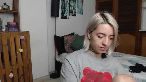 alicee_logan_ online show from March 28, 2:35 am