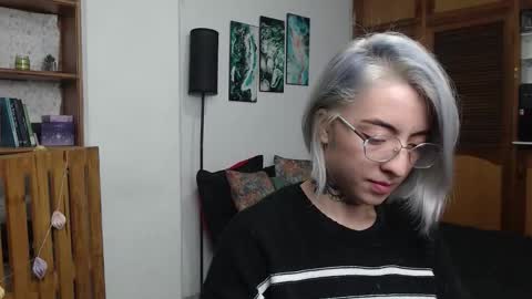 alicee_logan_ online show from February 16, 1:48 am