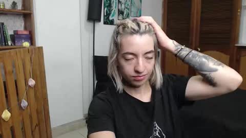 alicee_logan_ online show from March 20, 2:05 am
