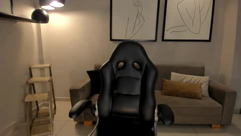 Alice online show from September 18, 7:07 pm