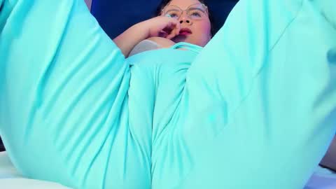 alicehott_05 online show from February 27, 4:49 am