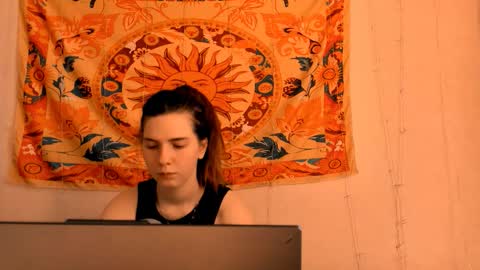 Alice online show from March 26, 5:57 am