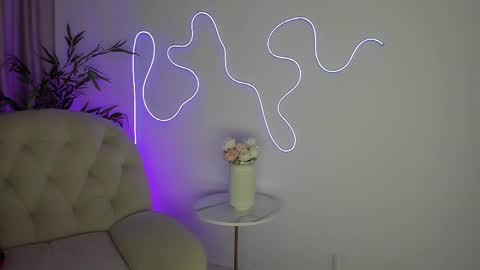 AliceLevine online show from December 2, 5:15 am