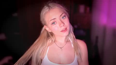 Snapshot of aliceoceaneyes chatting on October 30, 4:51 pm aliceoceaneyes online show from October 30, 4:51 pm