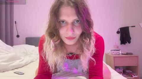 AlicePinkhead online show from November 18, 9:45 am