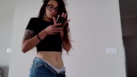 Alice online show from April 22, 8:43 am