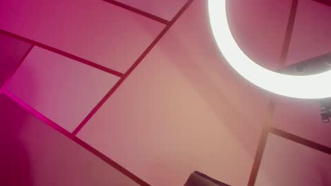 Alice online show from September 25, 8:05 pm