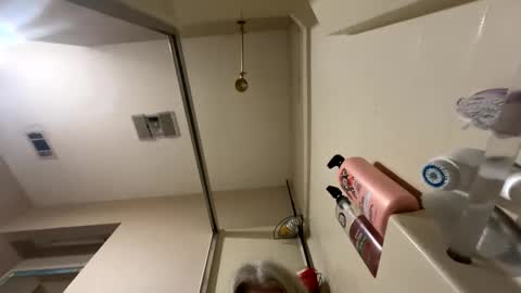 Snapshot of alicescuriosity chatting on December 17, 6:31 pm Alices Curiosity online show from December 17, 6:31 pm