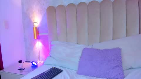 Alice  online show from December 17, 9:10 pm